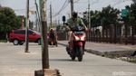 Duh! Ada Tiang Mejeng di Tengah Jalan Kemuning Pasar Minggu