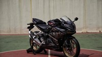 Ini Honda CBR250RR SP Quick Shifter Special Edition Garuda x Samurai, warna hitam yang dibalut grafis dengan sentuhan budaya Indonesia. Foto: Pradita Utama