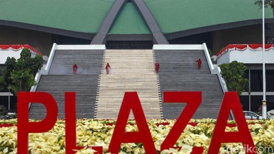 Jelang Pidato Kenegaraan, Gedung DPR Disemprot Disinfektan