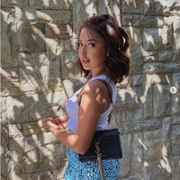 Jujur kalo lo mau jual diri lo, ya, hak lo. Tapi incest? Najis banget, Tuhan, ahah buat USD 50 doang. Mursidun sekali, sekere-kerenya gue enggak akan pernah begitu, tulis Jennifer Coppen lagi di Instagram Story pada Sabtu (8/8/2020). Foto: Dok. Instagram @jennifercoppenreal20.