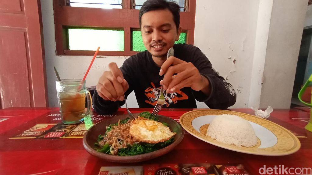 Pecel Pakis