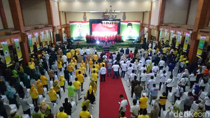 Ratu Ati Marliati-Sokhidin Deklarasi Maju Pilwalkot Cilegon.
