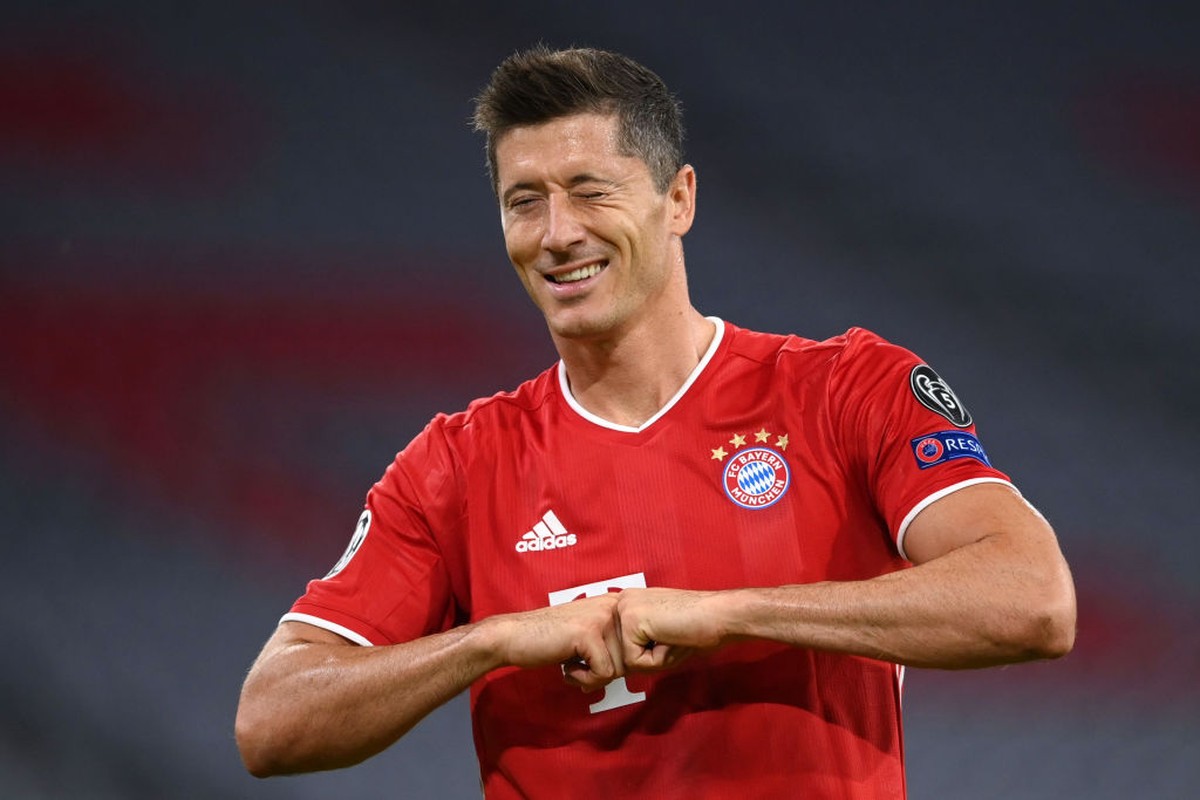 Maaf Barcelona, Beli Robert Lewandowski Nggak Boleh Nyicil! (Getty Images)