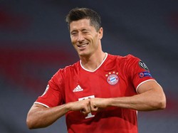 Di posisi ujung tombak, diisi oleh siapa lagi kalau bukan Robert Lewandowski!  (Getty Images/Matthias Hangst)