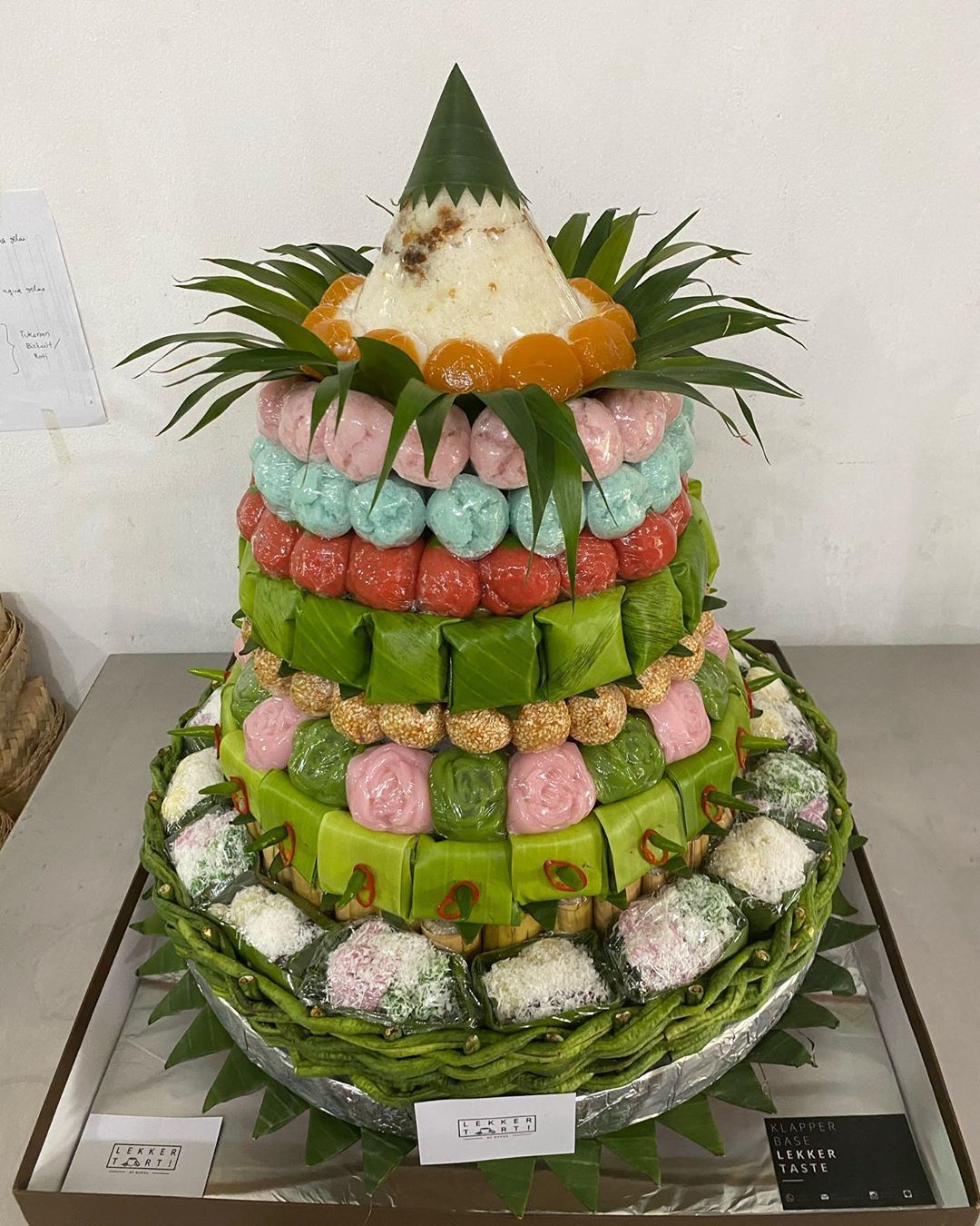 Tampil Modis Di Sini Bisa Beli Tumpeng  Kue Basah yang Cantik