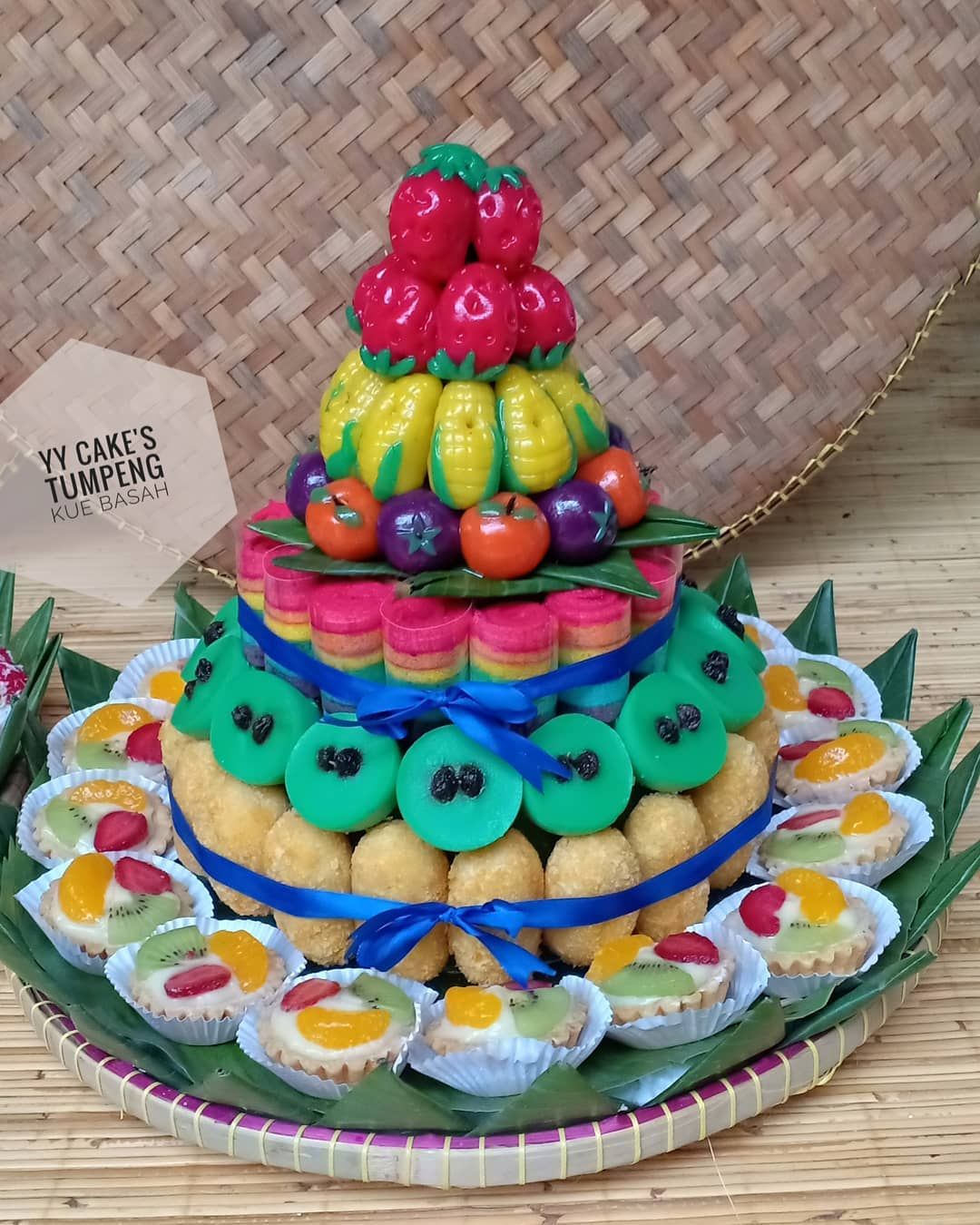 Tampil Modis Di Sini Bisa Beli Tumpeng Kue  Basah yang Cantik