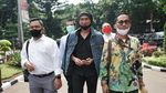 Anji Santai Penuhi Panggilan Polisi