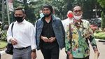 Anji Santai Penuhi Panggilan Polisi