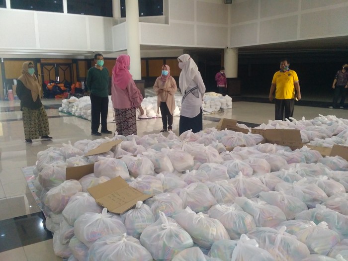 Bansos di Surbaya
