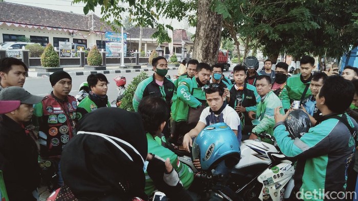 Belasan driver ojol datangi Polsek Klaten Kota, Senin (10/8/2020).