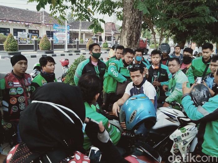 Belasan driver ojol datangi Polsek Klaten Kota, Senin (10/8/2020).