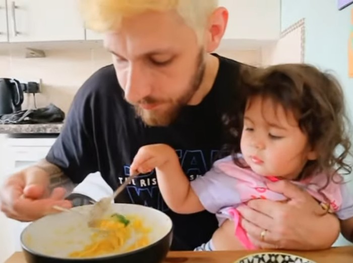 bule makan bubur manado bule makan bubur manado