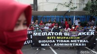  Terkait dengan jam kerja buruh perempuan yang tengah dalam kondisi hamil, diketahui bila merujuk pada pasal 54 perda Bekasi nomor 4 tahun 2016 tentang ketenagakerjaan, pengusaha dilarang mempekerjakan pekerja/buruh perempuan pada malam hari sejak dinyatakan hamil sampai melahirkan.