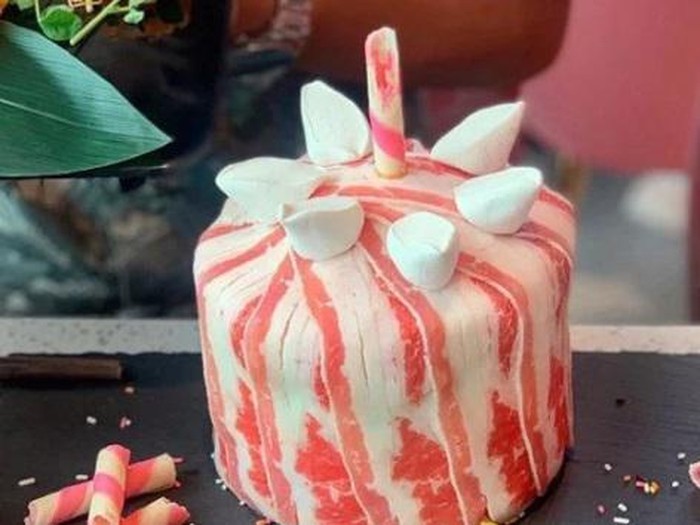 daging kayak kue ultah Lembaran Daging Dibentuk Seperti Kue Ultah
