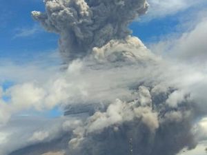 Video Gunung Sinabung Erupsi Pagi Ini