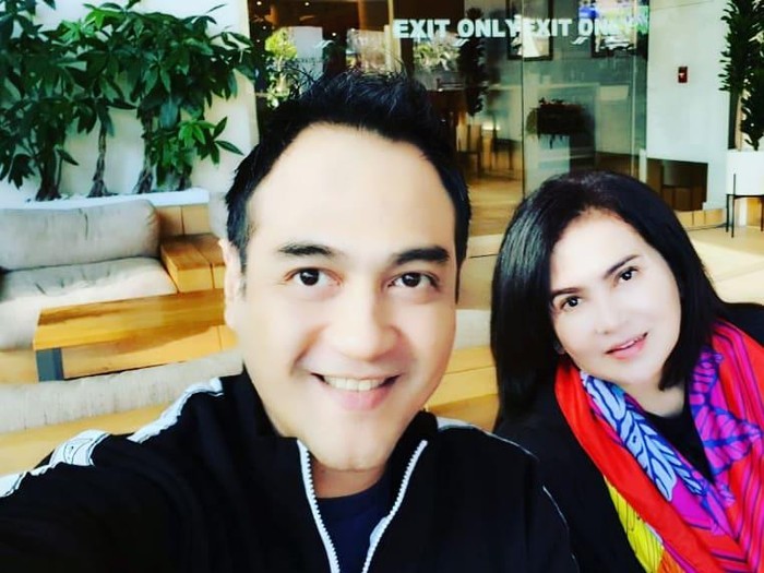Ferry Irawan dan istrinya