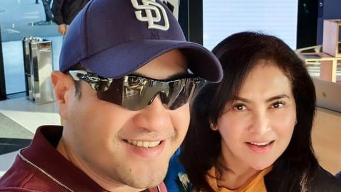 Ferry Irawan dan istrinya