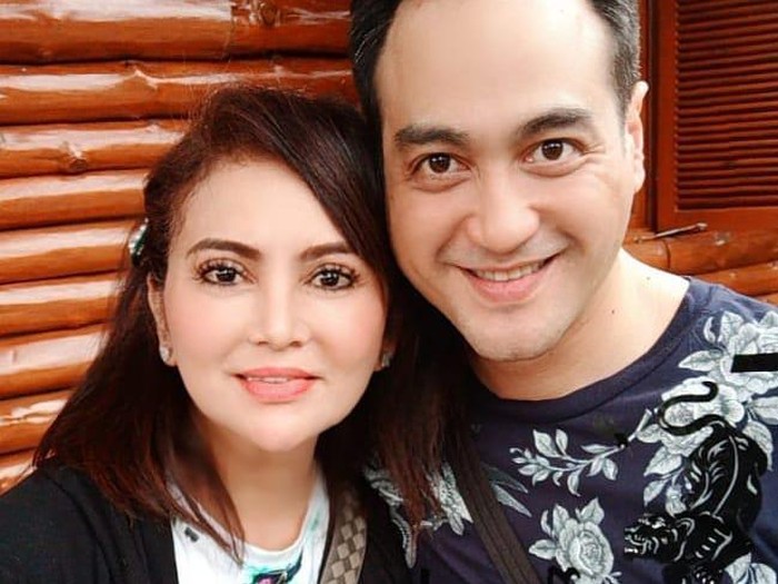 Ferry Irawan dan istri