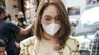 Nabilla pun sempat mengaku prihatin dan mendoakan Hana Hanifah saat tertangkap polisi atas dugaan kasus prostitusi. Pool/Palevi S/detikFoto.