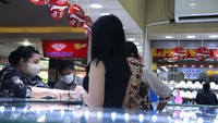 Seiring meroketnya harga emas, harga jual perhiasan emas kini nilainya lebih tinggi dari saat membeli.