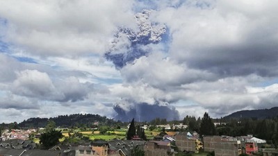 Potret Sinabung yang Kembali Erupsi Tadi Pagi