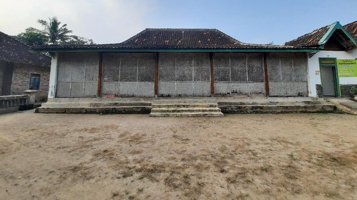 Jauh Hari Wawan S