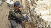 Sejumlah upaya restorasi Tembok Besar China di sisi Jiankou telah dimulai sejak tahun 2015 silam. Di fase ini, restorasi fokus dilakukan sepanjang 750 meter dan rampung di tahun 2019 (Amanda Ruggeri/BBC)
