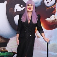 Pada 2013, Kelly juga pernah sukses menurunkan berat badannya dengan diet bernama M-Plan. Metode diet tersebut hanya mengonsumsi jamur untuk makan siang dan malam. Kalori yang dihasilkan dari jamur tersebut dapat menggantikan daging.  Foto: Dok. Instagram, Dok. Getty Images