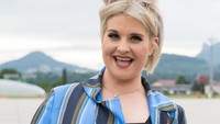 Kelly Osbourne membuat banyak fansnya terkejut dengan perubahan tubuhnya itu. Getty Images/Lennart Preiss