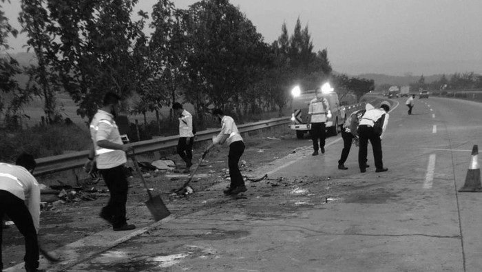 Lokasi Kecelakaan Elf Vs Minibus di Tol Cipali