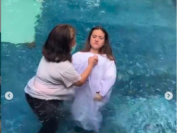 MARSHA ARUAN dibaptis