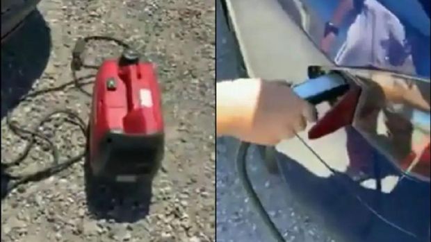 Mobil listrik Tesla dicas ulang dengan generator Honda