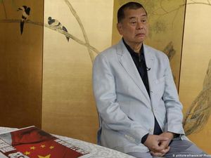 Konglomerat Hong Kong Jimmy Lai Divonis 12 Bulan Penjara