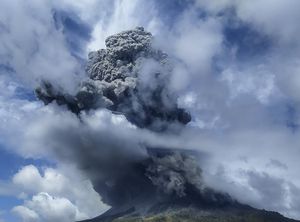 Gunung Sinabung Masih Siaga, 16 Gempa Terjadi dalam 6 Jam