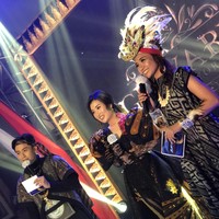 Dalam pesta ulang tahunnya ke-18 yang digelar secara online itu, Patricia menghadirkan bintang tamu DJ Alffy Rev. Ada juga penampilannya untuk mengenang almarhum Didi Kempot. Dia pun melibatkan Broadway Dance Company. Foto: dok. Patricia Mayoree.