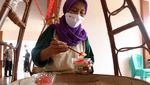 Pelaku UMKM Khas Betawi Bertahan di Tengah Pandemi