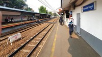 Sementara itu pada masa normal, jumlah penumpang di stasiun tersebut mencapai rata-rata 10.892 penumpang per hari.