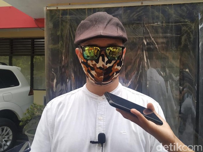 Perwakilan keluarga Segaf Al-Jufri, Memed di Polresta Solo, Senin (10/8/2020).