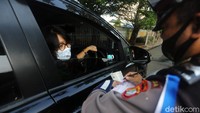 Penilangan ganjil genap dilakukan dengan sistem tilang manual maupun tilang elektronik atau electronic traffic law enforcement (e-Tle).
