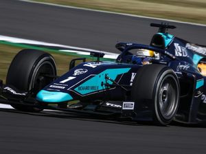 F2 Inggris: Mobilmu Kenapa Sih, Sean?