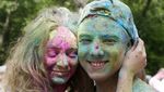 Tak Hanya India, Ukraina Juga Gelar Festival Holi Lho