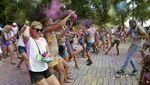 Tak Hanya India, Ukraina Juga Gelar Festival Holi Lho