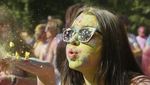 Tak Hanya India, Ukraina Juga Gelar Festival Holi Lho