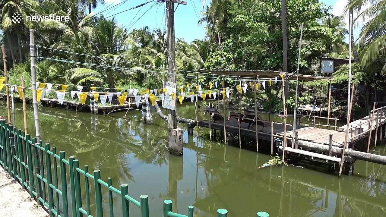 Unik! Warung di Bangkok Kirim Makanan Pakai Keranjang