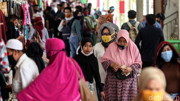 Kasus positif Corona di Indonesia hari ini berjumlah 127.083. Yuk, gaes lebih disiplin lagi untuk memakai masker.