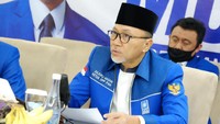 Zulkifli Hasan memberikan sambutan usai membuka Musyawarah Wilayah DPW PAN Sulawesi Tengah secara virtual.