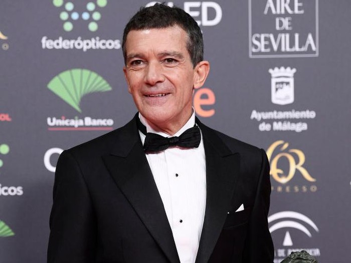 MALAGA, SPAIN - JANUARY 25: Antonio Banderas holds the Best Actor Award for the film 