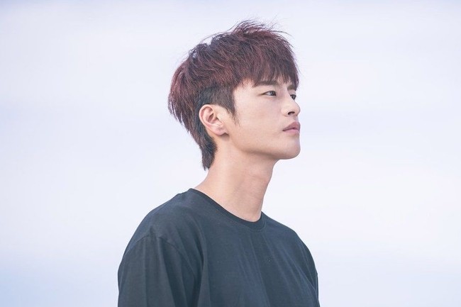 Aktor yang mencuri perhatian lewat serial The Smile Has Left Your Eyes, Seo In Guk ada di urutan keempat aktor Korea paling tampan sepanjang masa. Seo In Guk mendapatkan peran utama pertamanya lewat serial drama Korea Reply 1997. Foto: Instagram