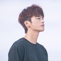 Aktor yang mencuri perhatian lewat serial The Smile Has Left Your Eyes, Seo In Guk ada di urutan keempat aktor Korea paling tampan sepanjang masa. Seo In Guk mendapatkan peran utama pertamanya lewat serial drama Korea Reply 1997. Foto: Instagram