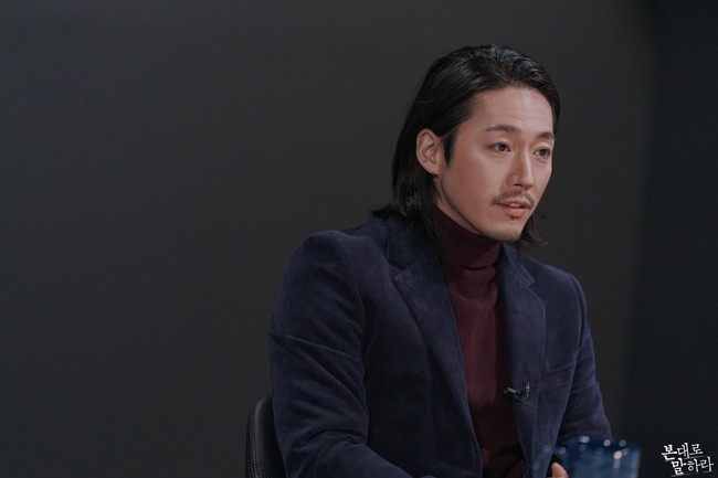 Bintang drama Korea Tell Me What You Saw, Jang Hyuk, naik peringkatnya mengalahkan Song Joong Ki sebagai aktor Korea paling tampan. Aktor Jang Hyuk juga yang berada di urutan ketujuh aktor paling tampan, menarik atensi saat membintangi drama bersama Jang Na Ra, yaitu You Are My Destiny. Foto: Instagram